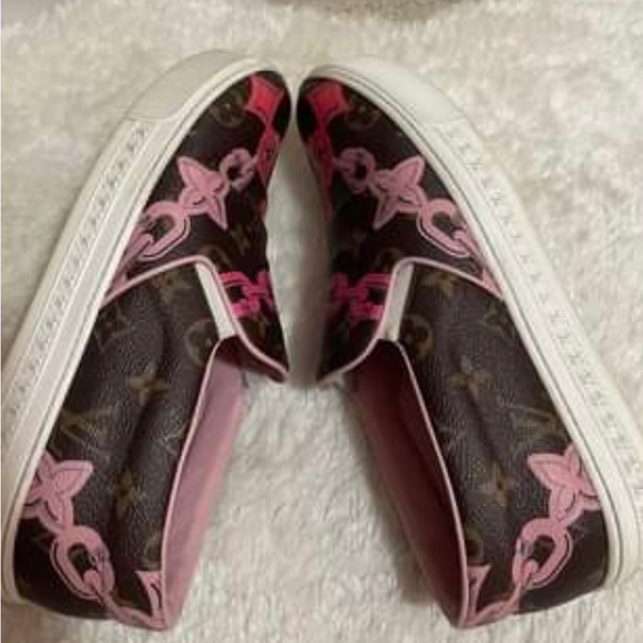 Louis Vuitton monogram shoes - Picture 2 of 5